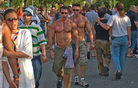 Parada gay, incheiata cu un mort si doi raniti