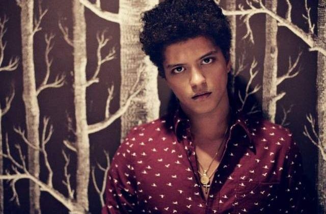 [VIDEO] Bruno Mars, show spectaculos la gala Super Bowl 2014