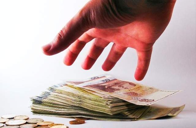 Raport CE: Romania continua sa fie afectata de coruptia la scara mica