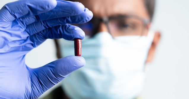 Vin medicamente noi pentru bolnavii de COVID-19. Molupiravir şi Paxlovid nu se vor găsi în farmacii