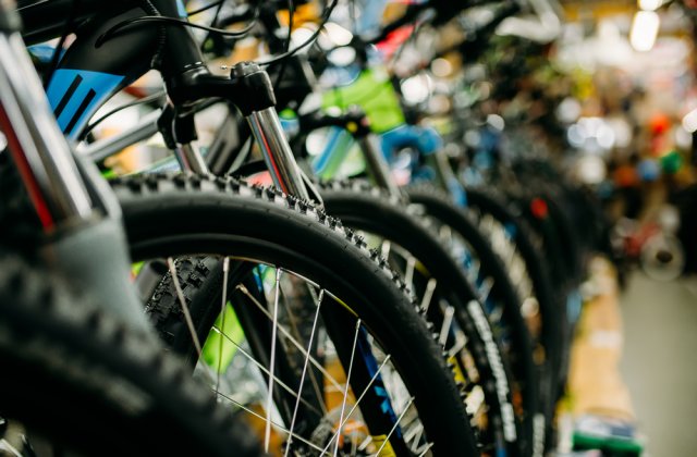 Universitatea Naţională de Artă Teatrală şi Cinematografică din București oferă gratis biciclete pentru studenți