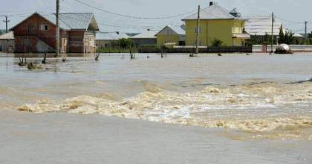 Bilantul inundatiilor: 22 de morti si mii de persoane evacuate