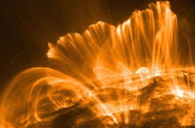 NASA avertizeaza: Terra va fi lovita in curand de explozii solare