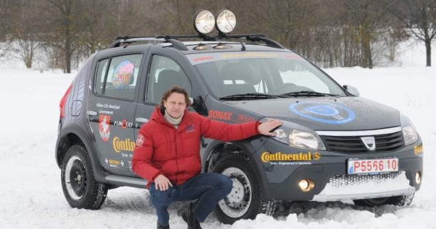 Record mondial cu Dacia Sandero - 16.000 km in 12 zile