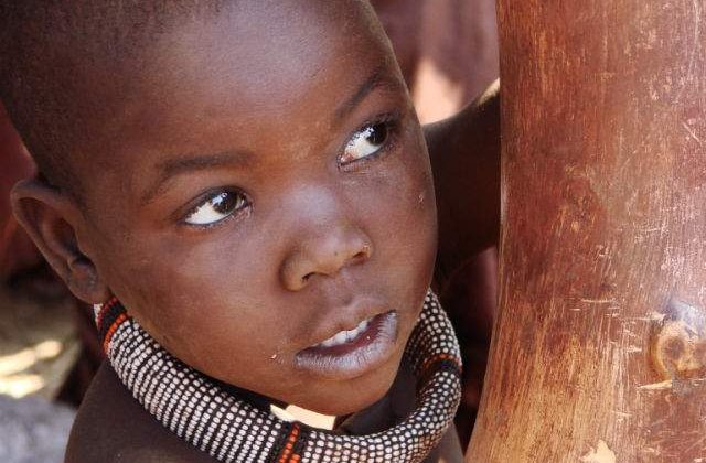 Invatati sa intretina relatii sexuale la 10 ani. Minorii, trimisi in tabere sa capete experienta