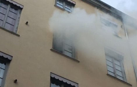 Jandarmii francezi au greșit casa: Au tras o grenadă cu gaz în camera unei fetițe de 12 ani