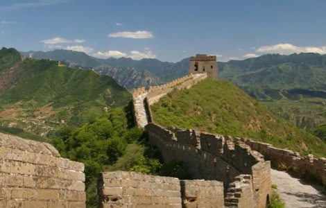 VIDEO „Gaură” de 2 metri în Marele Zid Chinezesc, după un cutremur de 6,9 pe scara Richter