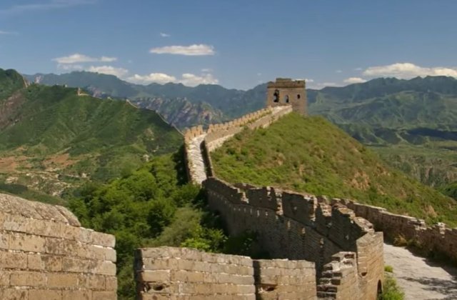 VIDEO „Gaură” de 2 metri în Marele Zid Chinezesc, după un cutremur de 6,9 pe scara Richter