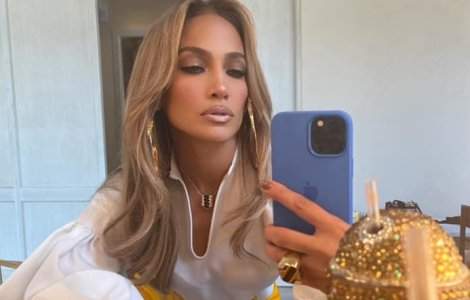  Top  Ce trucuri au vedetele pentru a străluci pe covorul roșu