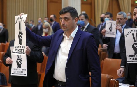 AUR cere eliminarea de urgență a condiției prezentării certificatului verde COVID-19 la intrarea într-o instituție publică