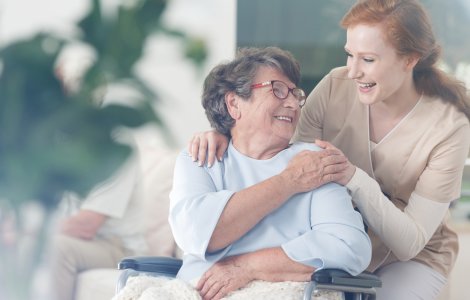 Unde pot apela după ajutor bătrânii din România care au nevoie de sprijin