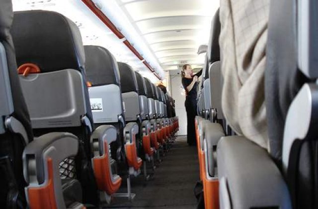 Culmea low cost-ului: Bilet de avion cu loc in picioare