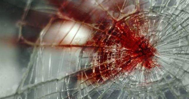 Un autocar inmatriculat in Romania a cazut intr-un canal adanc de 10 m