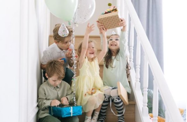 Idei de cadouri pentru copii: 15 sugestii ce-l vor bucura pe cel mic