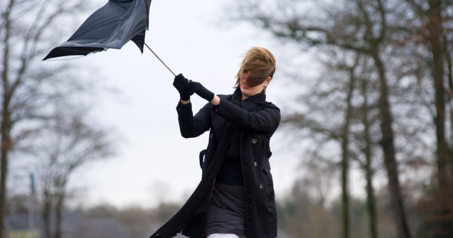 ANM: Cod galben de intensificări susţinute ale vântului în 20 de județe