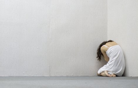 Coșmarul de la Jugureni. Detalii terifiante în cazul femeii sechestrate într-un buncăr de tatăl ei: Nu a mai fost văzută în lume din 2011