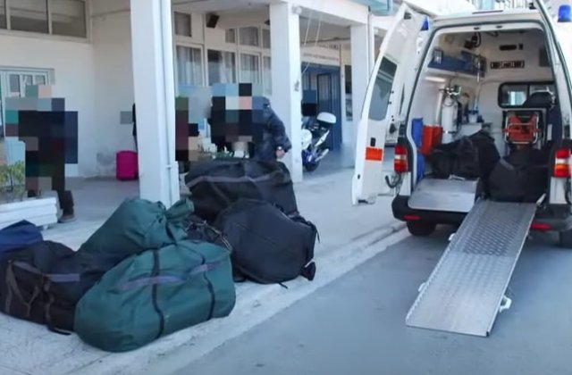 VIDEO Un bărbat din Grecia făcea trafic de droguri cu ambulanța. Cum a fost prins acesta