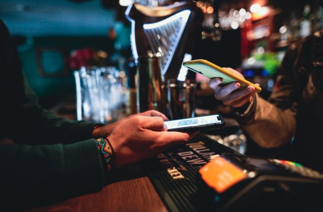 Bilanț COVID-19, 18 ianuarie 2022. Jumătate de țară este în scenariul roșu  