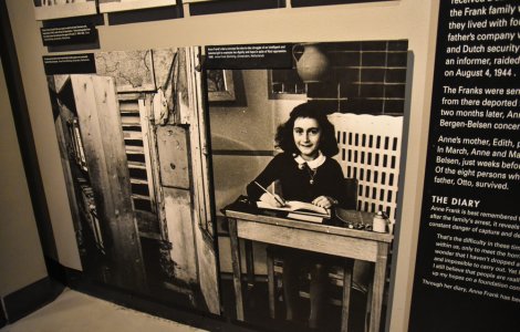 Mister rezolvat după 77 de ani. Bărbatul suspectat că ar fi trădat-o pe Anne Frank, identificat cu ajutorul tehnologiei