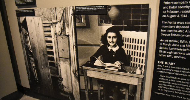 Mister rezolvat după 77 de ani. Bărbatul suspectat că ar fi trădat-o pe Anne Frank, identificat cu ajutorul tehnologiei