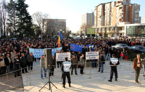 Miting de protest al sindicatelor din industria aluminiului, la Guvern, azi