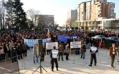 Miting de protest al...