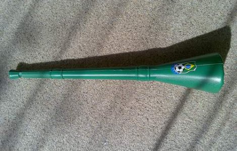 Fenomenul vuvuzela ia amploare si in Romania