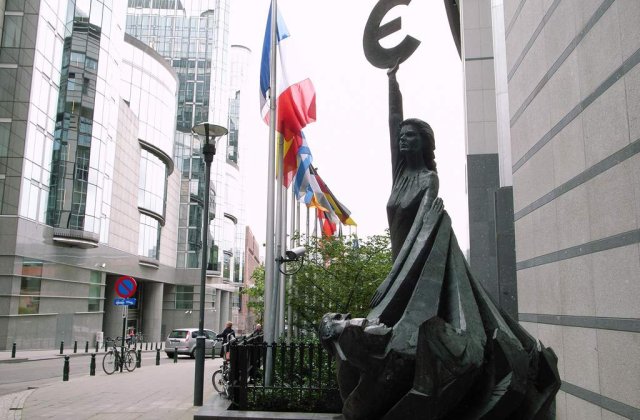 Lupta impotriva presei din Romania, in Parlamentul European