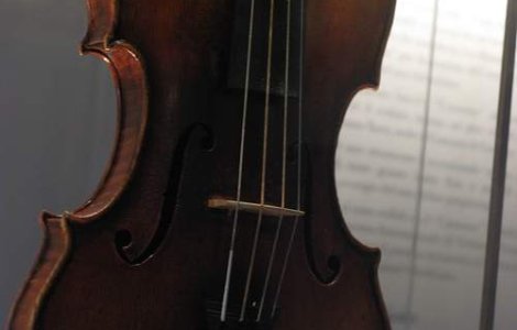  Video  Cat costa cea mai scumpa vioara din lume?