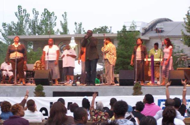 [VIDEO] Concert Oscar Williams Jr. and the Perfected Praise