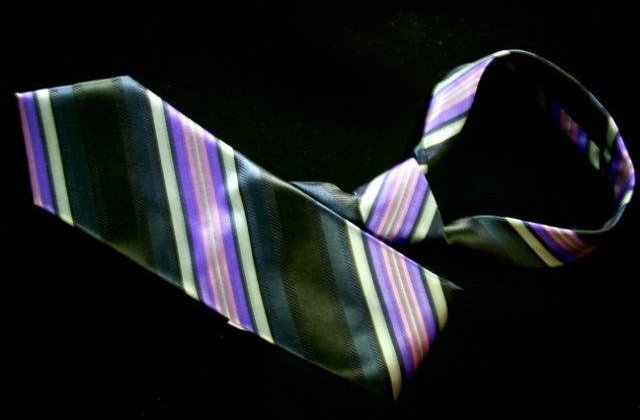 Studiu: Exista peste 170.000 de moduri de a face un nod la cravata