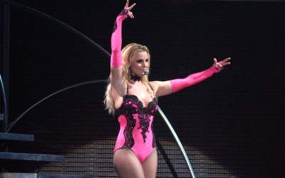 Britney Spears, „la cuțite”...