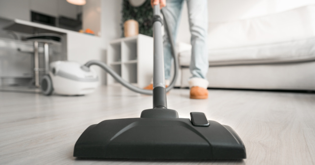  Top  Treburi casnice care te ajută să arzi multe calorii