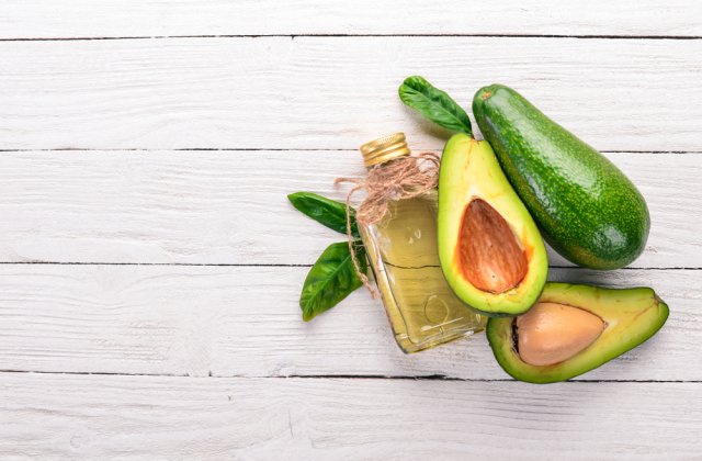 Patru motive pentru care uleiul de avocado este bun pentru pielea ta