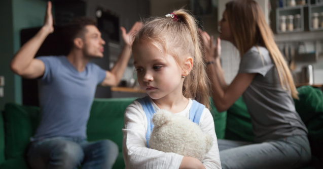 Greutatea copiilor este influențată de divorțul și neînțelegerile din familie