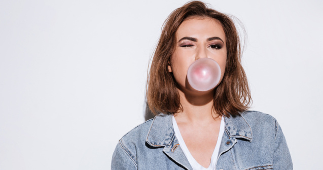 Ce se poate întâmplă atunci când ai înghițit din greșeală guma de mestecat