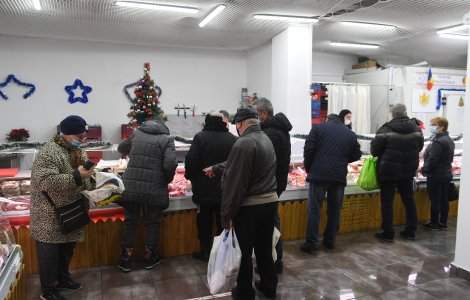 Românii, obicei de consum caracteristic statelor sărace. Scumpirile ne împing să cumpărăm mult și ieftin