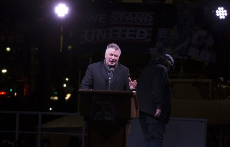 Avocații lui Baldwin cer anularea procesului privind accidentul mortal de pe platourile de filmare de la Rust