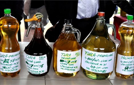 Ministerul Finanțelor: Pălinca de casă, fără accize! Condițiile pe care românii gospodari trebuie să le îndeplinească pentru a scăpa de taxe