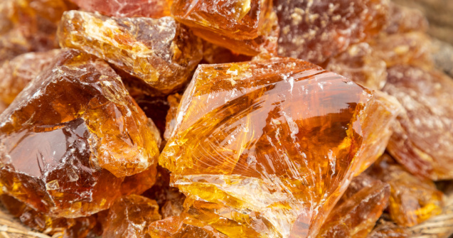 Peste 27 de kilograme de chihlimbar au fost descoperite într-o mașină la Sculeni