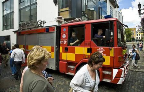 Incendiu de proportii la o gara din Londra