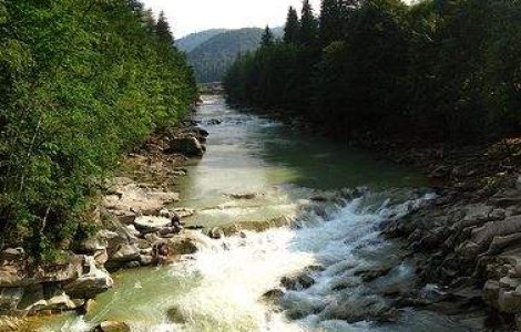 Viitura de pe Prut se propaga pe sectorul Radauti Prut - aval Stanca Costesti