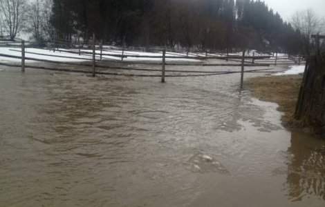 Avertizare de inundatii: Debitele pe unele rauri vor fi in crestere