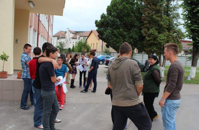 Prezenta excelenta la evaluarile nationale pentru elevii de clasa a opta