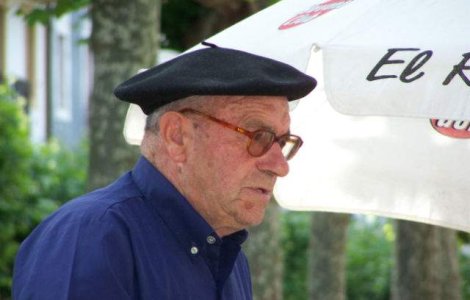 Franta: Ultimul producator de berete se lupta pentru supravietuire