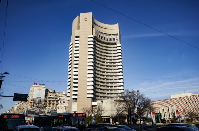 Un bărbat s-a aruncat de la etajul 20 al hotelului Intercontinental din București