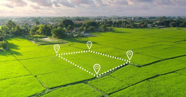 Care sunt avantajele investiției într-un teren