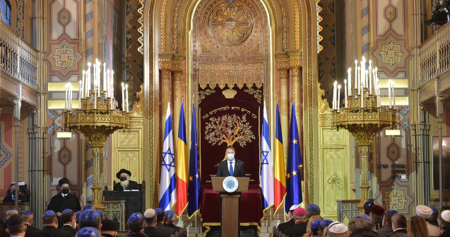 Președintele Iohannis a eliberat din funcţie a 20 de magistraţi