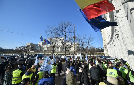 Sindicatele din Poliție protestează în fața Guvernului. Revendicările lor