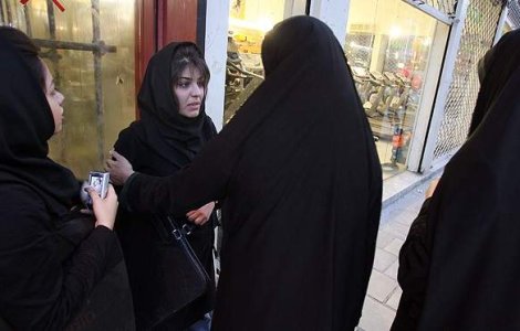 Pedepse mai mici pentru adulterul comis de femei in Iran?